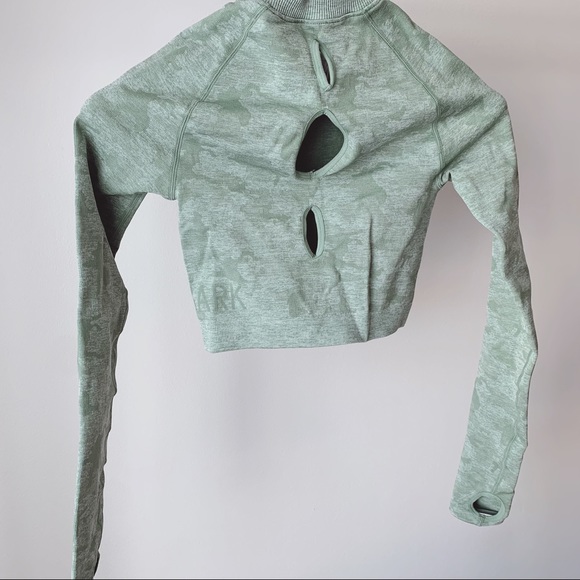 Gymshark Camo Seamless Three Piece Set - Picture 10 of 15